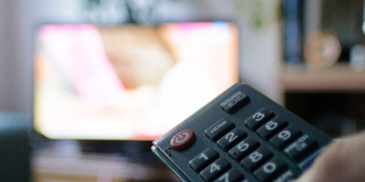 «Власти прибегают к репрессивным мерам». Известные политики выступили с реакцией на решение КЧС о приостановлении лицензии шести телеканалов | VIDEO