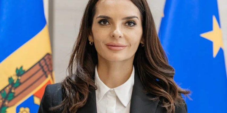 Евгения Гуцул: Мы нашли возможность обеспечить потребителей в автономии природным газом по цене в разы дешевле той, что была