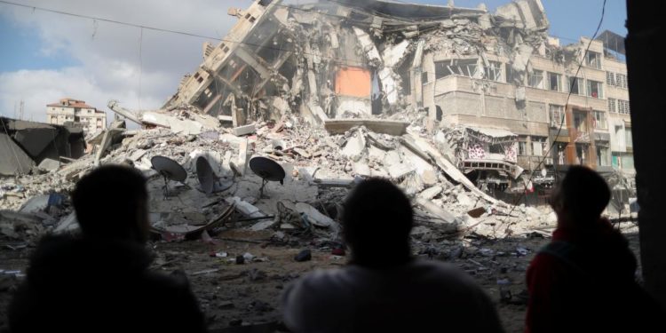 Израиль объявил о полной блокаде сектора Газа