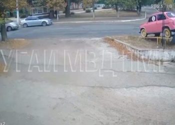 Перебегала в неположенном месте: в Бендерах подросток попала под колеса авто