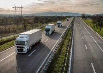 Фура с зерном из Молдовы загорелась на дороге: обошлось без жертв