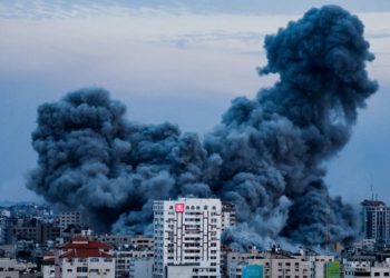 Армия обороны Израиля нанесла удары по 450 целям в секторе Газа, в том числе по дому командира боевого крыла ХАМАС