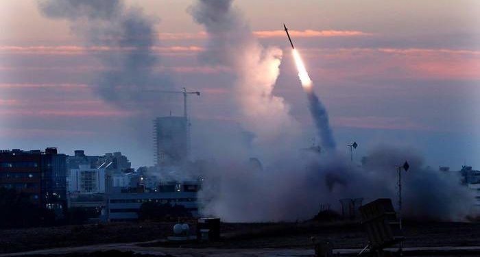 Израиль нанес удары по Ливану в ответ на запуск ракеты со стороны «Хизбаллы». В Газе под обстрел попал Исламский университет