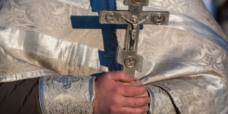 Митрополия Молдовы лишила сана шестерых священников, которые перешли в Бессарабскую митрополию