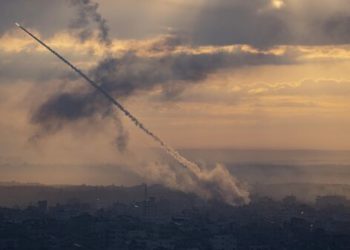 Израильская армия за ночь атаковала больше 400 целей в секторе Газа