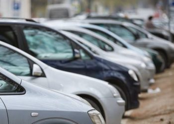 Lipsa parcărilor în Capitală, una din cele mai mare bătăi de cap ale șoferilor. Aceștia spun că problema rămâne nerezolvată, deși primarul Ion Ceban promitea până la 4 mii de locuri anual, în 2019 | VIDEO