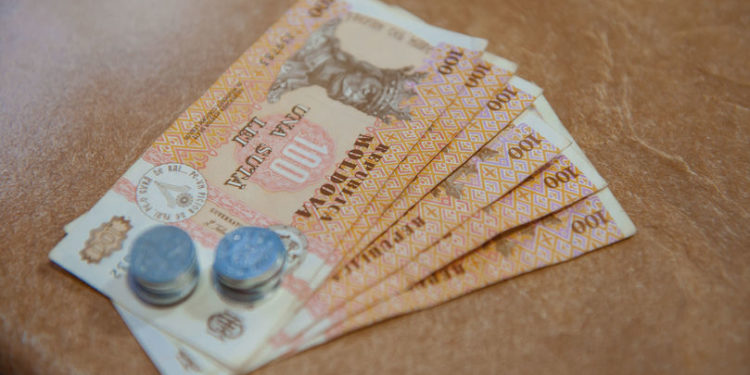 Scrisoare deschisă către Recean, din partea unui pedagog emerit: Decizia Guvernului de a acorda o indemnizație unică de 5000 de lei, reprezintă o ofensă, un fel de batjocură | VIDEO