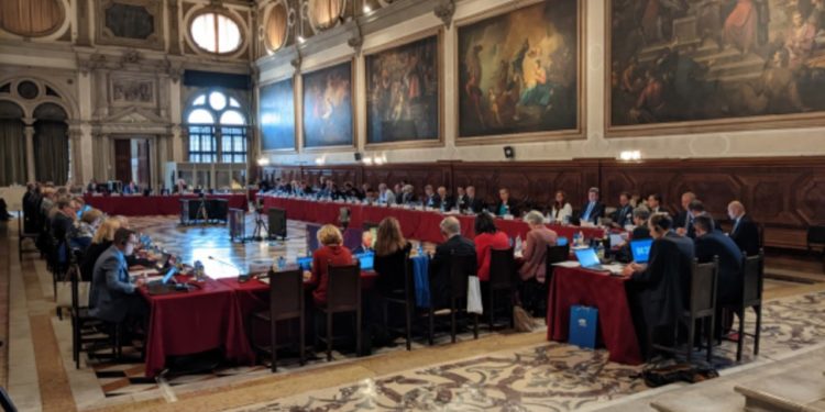 Patru inițiative legislative vor fi examinate de Comisia de la Veneția. Printre ele se numără și legea care interzice membrilor partidului „ȘOR” să participe la alegere | VIDEO