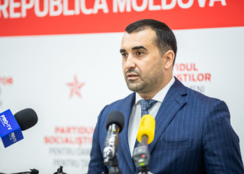 Adrian Albu cere demisia ministrului Efros, după accidentul produs de o polițistă de frontieră la Briceni: Sângele nu poate fi șters de pe onoarea de militar | VIDEO