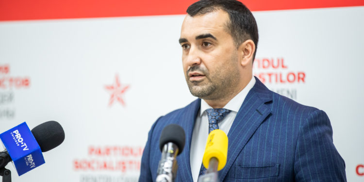 Adrian Albu cere demisia ministrului Efros, după accidentul produs de o polițistă de frontieră la Briceni: Sângele nu poate fi șters de pe onoarea de militar | VIDEO