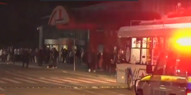 Я не слышал, чтобы наше посольство кому-то помогало. Молдаване, прилетевшие чартером, при содействии Илана Шора, поблагодарили его команду за помощь и выразили возмущение бездействием властей | VIDEO