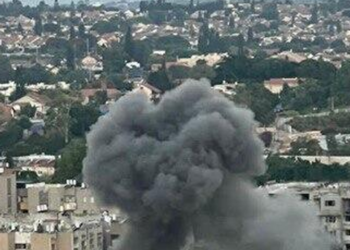 Массированный ракетный обстрел юга и центра Израиля, объявлено военное положение