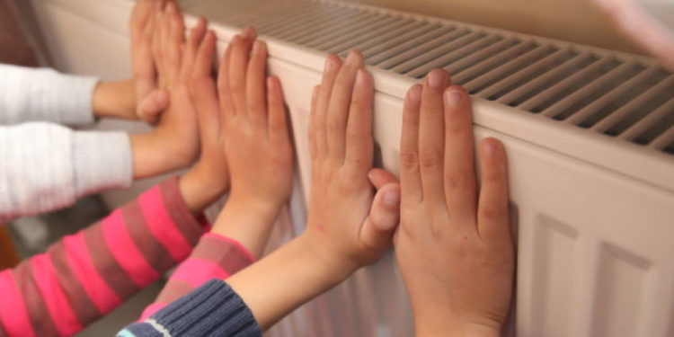 Большинство учебных заведений включат отопление после осенних каникул