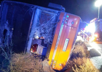 Planul Roşu de Intervenţie, activat după ce un autocar cu peste 80 de pasageri s-a răsturnat în zona Hârşova | FOTO