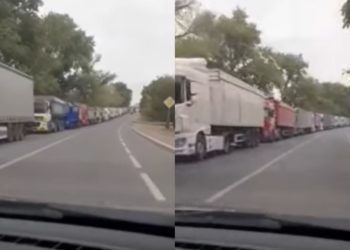 Cozi kilometrice de camioane în apropiere de trecerea frontierei Sculeni: Șoferii se plâng că au rămas blocați de câteva zile în frig și fără mâncare. Cum explică Serviciul Vamal | VIDEO