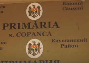 Drumurile nereparate și lipsa canalizării, le provoacă mari dureri de cap. Locuitorii din Copanca, raionul Căuşeni, se plâng că primarul socialist nu a îndeplinit ce a promis acum 4 ani | VIDEO