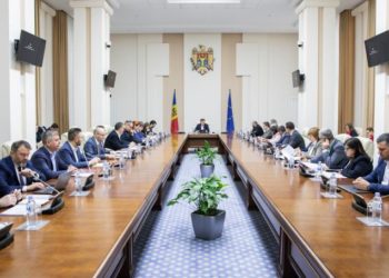 Decizie CSE: Persoanele bănuite, învinuite sau inculpate de săvârșirea infracțiunilor nu vor putea participa la alegeri