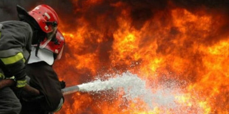 România: Pericol uriaș de explozie la Constanța – Incendiu la locomotiva unui tren cu zeci de vagoane încărcate cu sulf