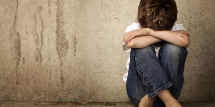 Un copil din R.Moldova, care locuiește cu familia în Italia, maltratat de tatăl vitreg. Mama a încercat să-l apere pe agresor