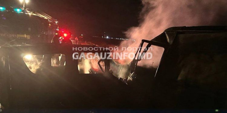 „Una din mașini avea instalație de gaz”. Detalii oferite de poliție de la tragicul accident, soldat cu trei decese, la Comrat | VIDEO