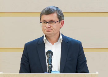 Președintele Parlamentului folosește mașina de serviciu la întâlnirile electorale ale PAS, dar spune că nu utilizează resursele administrative: „A fost în afara orelor de lucru” | VIDEO