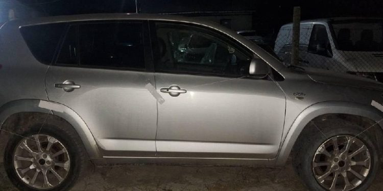 Doi șoferi, cercetați de polițiștii de Frontieră pentru diferite ilegalități depistate asupra mașinilor pe care le conduceau