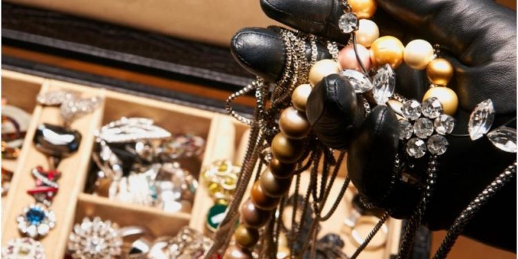 Bijuterii în valoare de 60 de milioane de euro furate din Ucraina, găsite în Spania. Hoţii urmau să le vândă pe piaţa neagră din Madrid