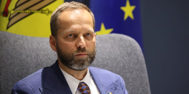 Şeful Delegaţiei UE în Moldova, despre modificările la Codul Electoral: Amendamentele au fost adoptate în scurt timp, iar procesul de aprobare și promulgare a schimbărilor într-o singură zi nu a fost „optimal” | VIDEO