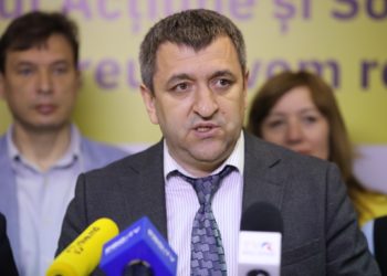Tipărirea unor ziare electorale ale PAS, înainte de termenul legal și transportarea lor cu o mașină a Poștei Moldovei: Sunt legale acțiunile și câți bani s-au cheltuit pentru ele? Cum răspunde Lilian Carp | VIDEO