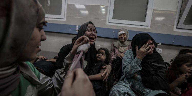 Peste 500 de morți după atacul asupra unui spital din Gaza. În Iordania, Liban, Iran și Turcia, mii de oameni au luat cu asalt reprezentanțele diplomatice ale Israelului | VIDEO