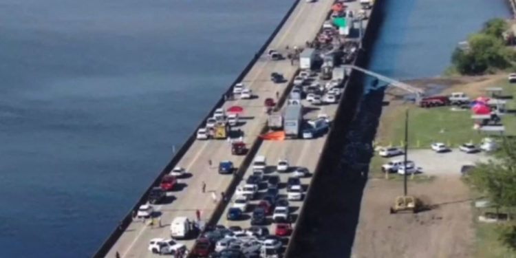 Carambol uriaș pe o autostradă din SUA: 158 de mașini s-au ciocnit. Cel puțin șapte oameni au murit și 25 au fost răniți