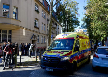 Atac șocant în Polonia. Un bărbat a înjunghiat pe stradă un băiețel de 5 ani, aflat în excursie cu grădinița