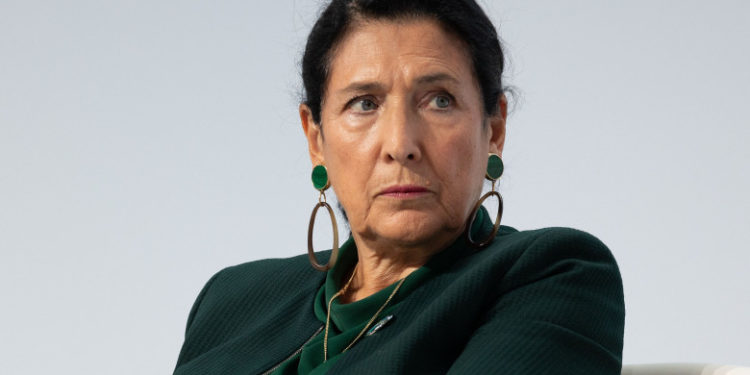 Georgia: Președinta Salome Zurabişvili ar urma să fie destituită din funcție