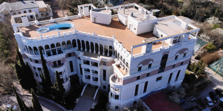 Rusia scoate la vânzare apartamentul lui Zelenski din peninsula Crimeea. Licitația începe de la 240.000 de euro