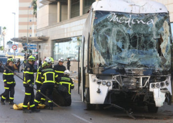 Un autobuz scăpat de sub control a intrat în mai mulți trecători, în Spania. Trei oameni au murit