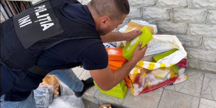 Grupare criminală specializată în contrabandă cu mărfuri de lux, anihilată de poliție