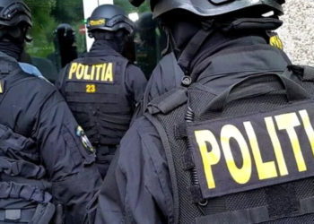 Poliția oferă detalii de la descinderile în dosarul „finanțării ilicite a unui partid”. Trei persoane ar fi fost reținute | VIDEO