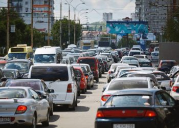 În Republica Moldova vor apărea indicatoare și marcaje rutiere noi. Cum arată acestea