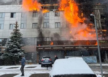 В Набережных Челнах загорелась гостиница