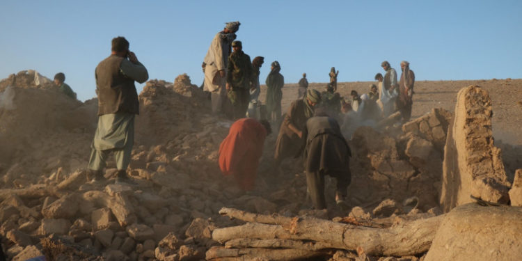 Cutremur cu magnitudinea de 6,3 grade, urmat de patru replici majore în Afganistan: Peste 2.000 de oameni au murit