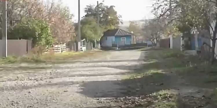 «Село довели до нищеты». Жители села Хэснэшений Марь Дрокиевского района жалуются, что примар от ПСРМ не справляется с выполнением обещаний | VIDEO