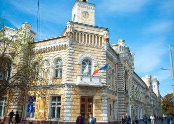 „Oamenii trebuie să aibă dreptul de a alege și de a decide singuri ce și când să vizioneze.” Cum evaluează locuitorii capitalei alegerile locale