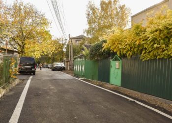 Orheiul devine din ce în ce mai confortabil pentru viață. Datorită ajutorului echipei lui Ilan Șor, încă o curte din oraș a fost amenajată | VIDEO