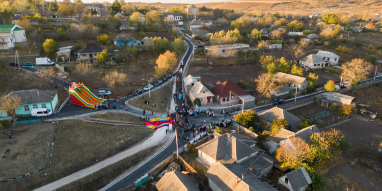 Команда Илана Шора запустила новый масштабный проект по тотальной модернизации дорог.  В селе Булаешты в рекордные сроки асфальтировано 90% дорожного покрытия | VIDEO