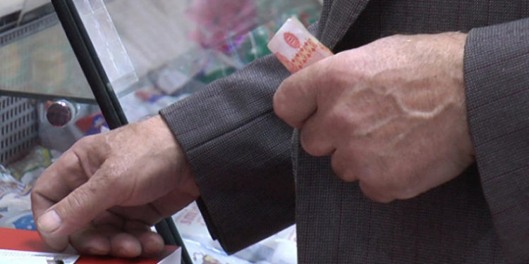 Locuitorii Găgăuziei, despre blocarea adaosului de câte 1.000 de lei de autoritățile centrale: Ei au câte 50 de mii de lei salariu, dar la noi nu se gândesc. Este o nedreptate | VIDEO