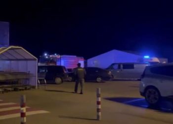 Panică la un hipermarket din Bălți: Oamenii, evacuați după ce magazinul a luat foc. O ambulanță și 3 echipaje de pompieri au intervenit | VIDEO