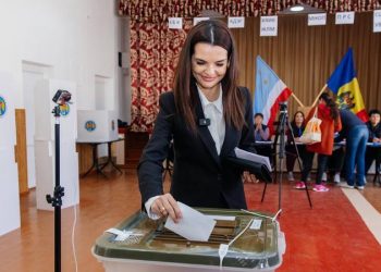 Evghenia Guțul califică scrutinul de astăzi drept „nedemocratic”, iar Ion Chicu spune că a votat pentru „dreptul de a alege”. Mesajele politicienilor care și-au exercitat dreptul electoral | VIDEO