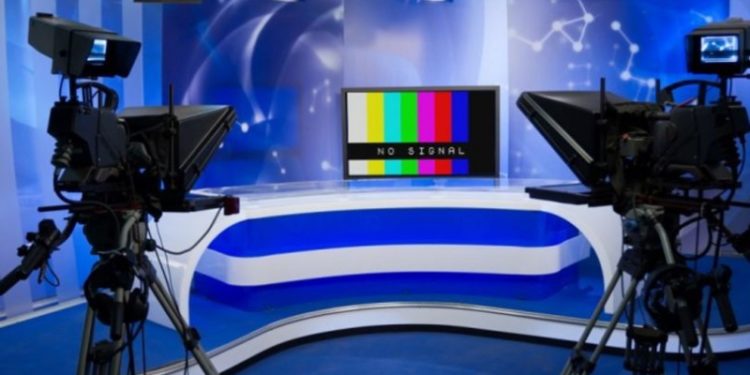 „Un abuz evident, insist, bazat pe minciună”. Jurnaliști moldoveni și internaționali, indignați profund de suspendarea licențelor pentru 6 posturi TV