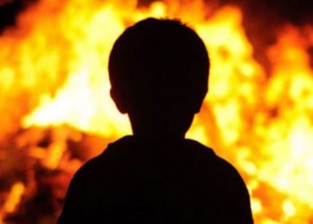 Act de eroism: Un minor în vârstă de 17 ani și-a salvat verișorul de doi anișori dintr-un incendiu
