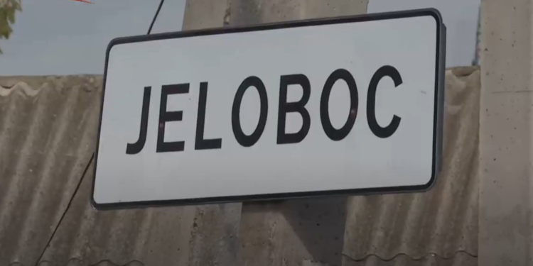 Un nou proiect de infrastructură realizat în raionul Orhei: Pe strada centrală a satului Jeloboc a fost inaugurat un trotuar | VIDEO